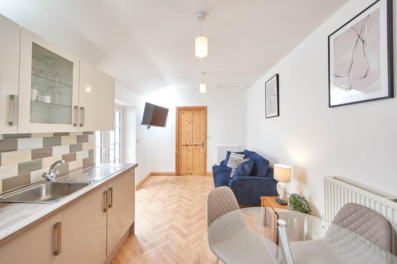 Host & Stay - Little Treasure Whitby Bagian luar foto